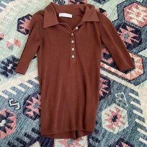 Everlane ribbed button down shirt sleeve